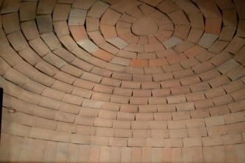 Volta forno eseguita in mattoni refrattari al 42/44% di allumina.